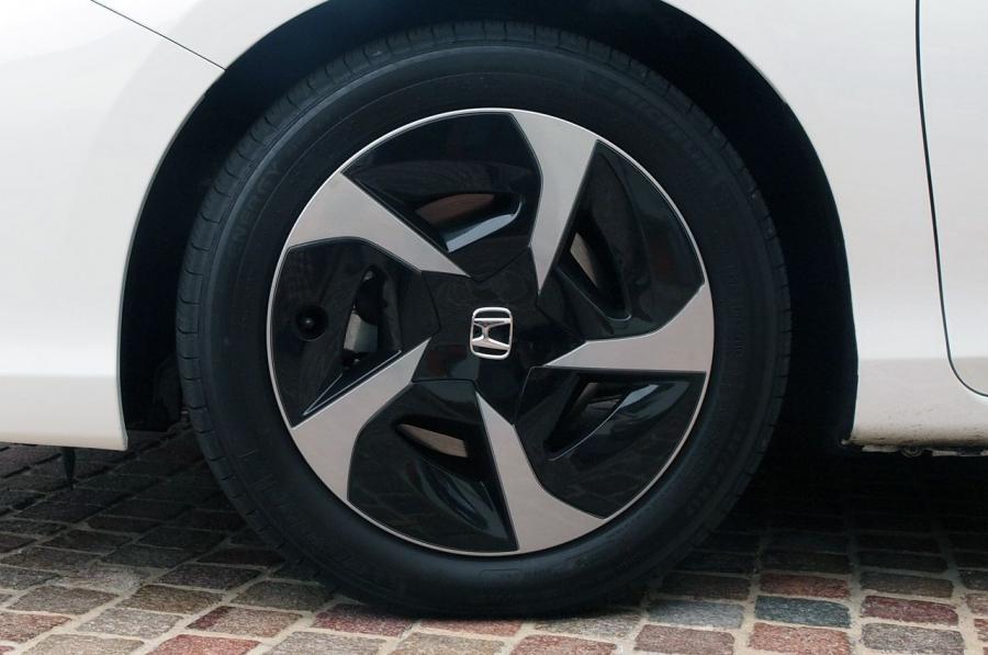  Honda Accord Plug-In Hybrid 2014 года  (фото 73 из 109)
